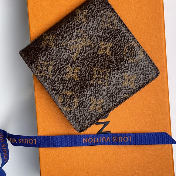 Louis Vuitton Men’s Wallet - Picture 14 of 14